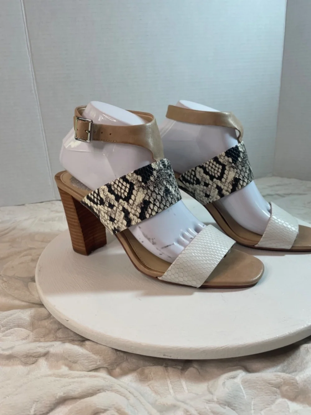EUC Vince Camuto Warma sandal sz.8.5 snake print peep toe heel